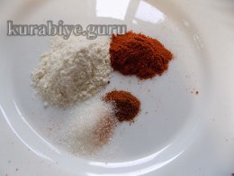 Креветки з томатами черрі