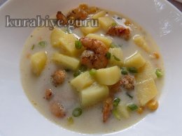 Густий суп з креветками та кукурудзою