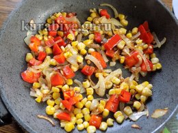 Фриттата в мексиканском стиле с кукурузой и томатами