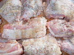 Жаркое в горшочках с курицей и грибами
