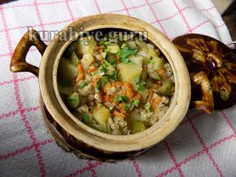 Кулеш из перловки со свининой 
