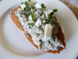 Гренки с баклажаном и фетой 