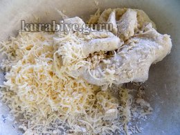 Пирог с карамелизированными баклажанами и перцем