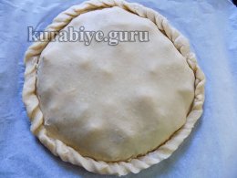 Пирог с карамелизированными баклажанами и перцем