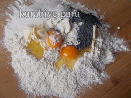 Маковые коржики на сметане