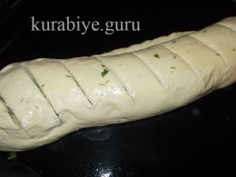 Батон з часником і зеленню у духовці