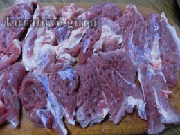 Рулет з рульки запечений в духовці