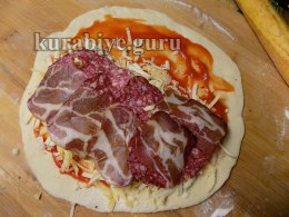 Тройная пицца кальцоне 