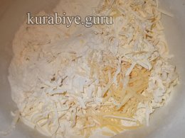 Печенье с сыром на пиве