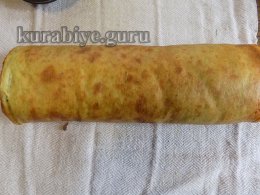 Кабачковий рулет з червоною рибою та крабовими паличками