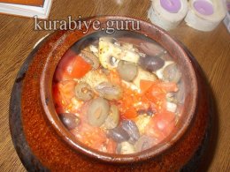 Рис с курицей в горшочке в духовке