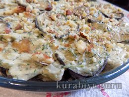 Баклажани під сирним соусом 