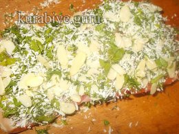 Запеченный лосось под сырно-ореховой шубкой