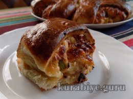 Дріжджовий пиріг з ароматною начинкою 