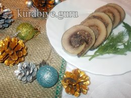 Рольмопс із оселедця з чорносливом й горіхами