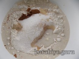 Сирний штолен (Quarkstollen) на дріжджах
