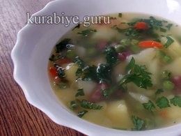 Куриный суп с зелёным горошком замороженным