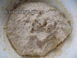 Сирний штолен (Quarkstollen) на дріжджах