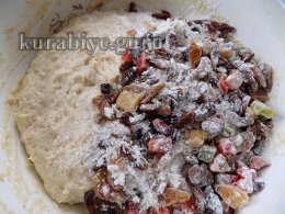 Сирний штолен (Quarkstollen) на дріжджах
