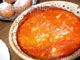 Постный борщ с килькой в томате