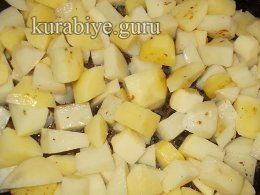 Жаркое с зелёным горошком 