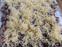 М’ясний рулет з грибами у курячій шкірці 