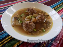 Грибний суп з фрикадельками 