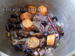 Говяжье сердце тушеное с финиками и корицей