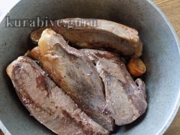 Говяжье сердце тушеное с финиками и корицей