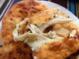 Сирний плесканець з начинкою