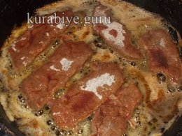 Жареная печень с томатным соусом