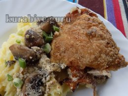 Курка під грибним соусом у духовці