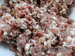 Домашня ковбаса з гірчицею та часником 