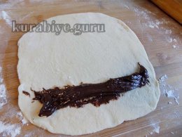 Плетінка з шоколадною начинкою