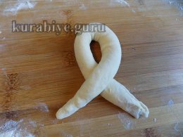 Плетінка з шоколадною начинкою