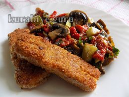 Сир халумі смажений на сковороді з овочевим рагу
