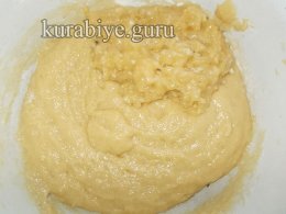 Банановый пирог с ириской 
