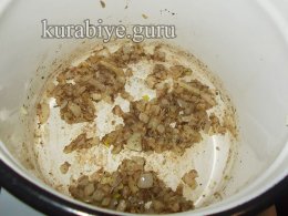 Суп з лососем і червоним рисом