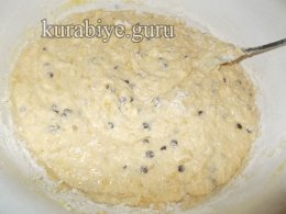 Банановый пирог с шоколадными каплями 