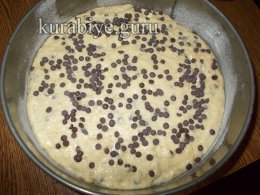 Банановый пирог с шоколадными каплями 