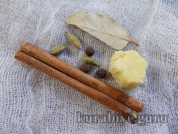 Яблучно-сливовий джем із прянощами