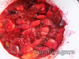 Яблучно-сливовий джем із прянощами