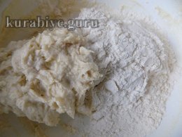 Чесночные булочки с копчёной грудинкой и сыром