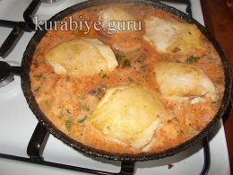 Запечённая курица с томатным рисом