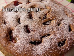 Сливовый пирог с орехами и шоколадом