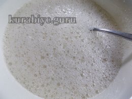 Коврижка пісна медова з грушею 