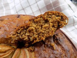 Коврижка пісна медова з грушею 