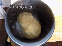 Паска з маковою начинкою
