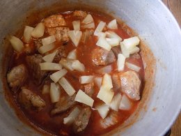 Остро-сладкая свинина с ананасами