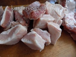 Тушкована свинина «Герцоговина» з рисом і овочами